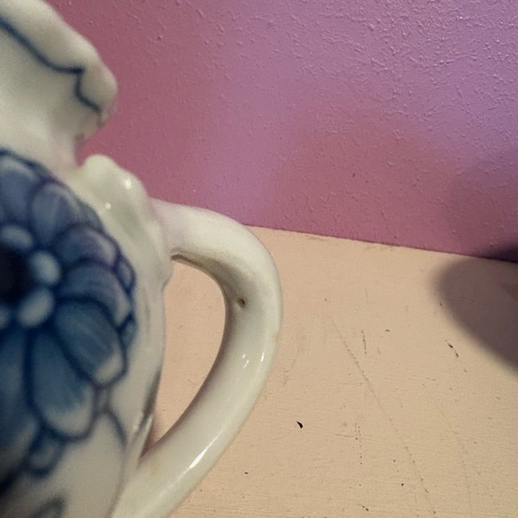 Vintage GUC * Blue Danube White Floral Print Ceramic Creamer Pitcher Retro Find - Picture 5 of 7